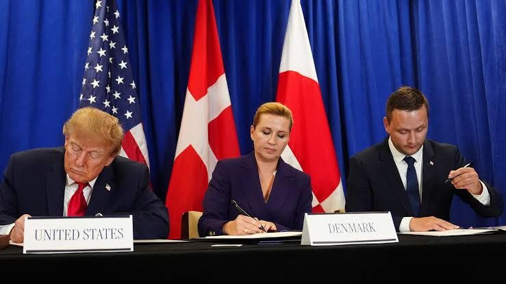 Grönland için imzalar atıldı