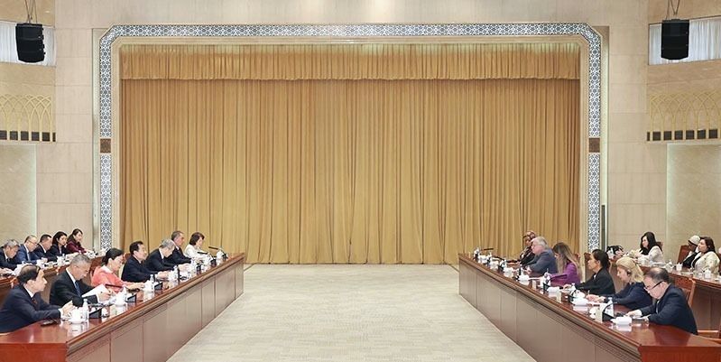 40 ülkeden kadın diplomatlar Xinjiang'ı ziyaret etti