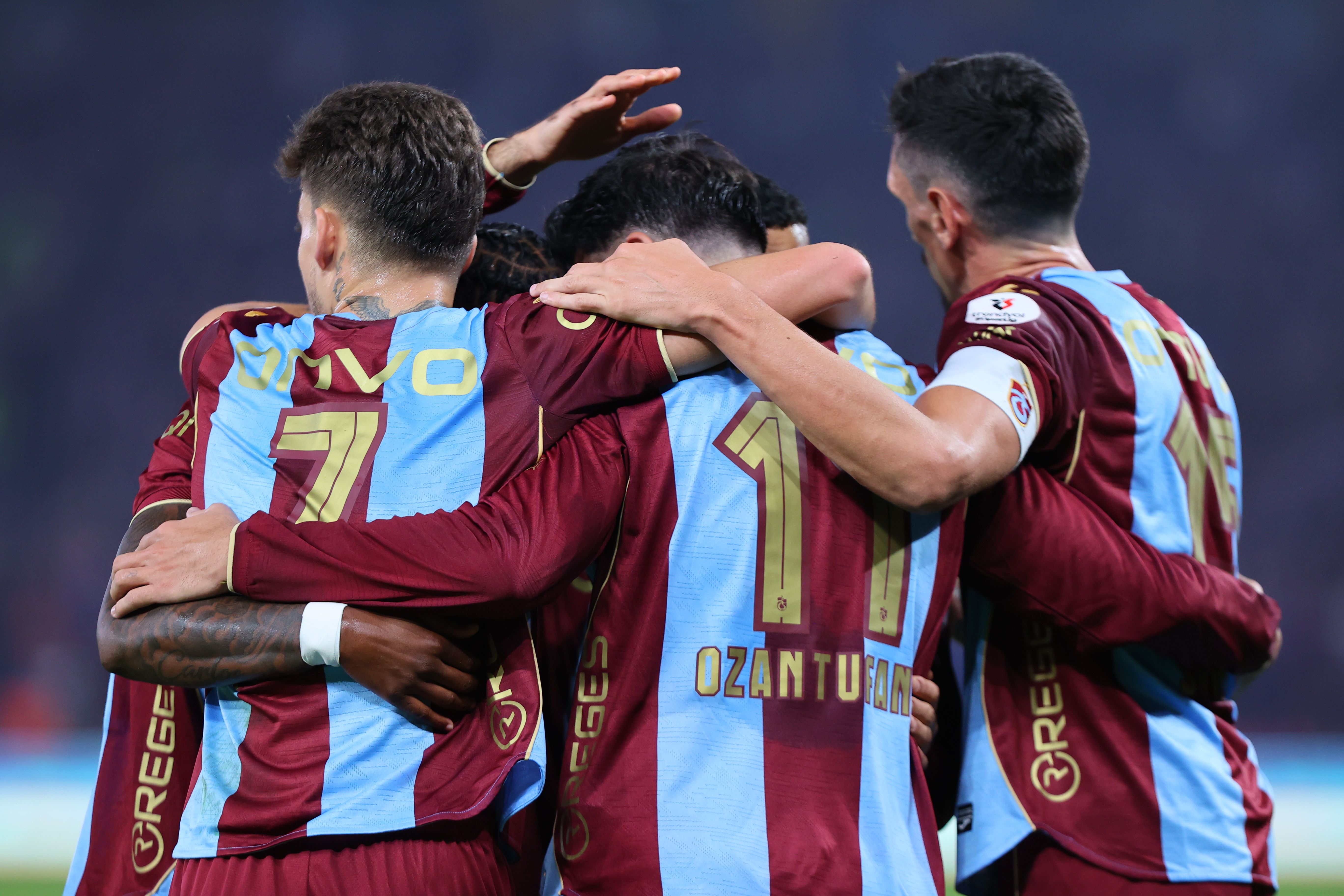 Derbide gülen Trabzonspor oldu: Bordo Mavililer Beşiktaş'ı 2-0 mağlup etti