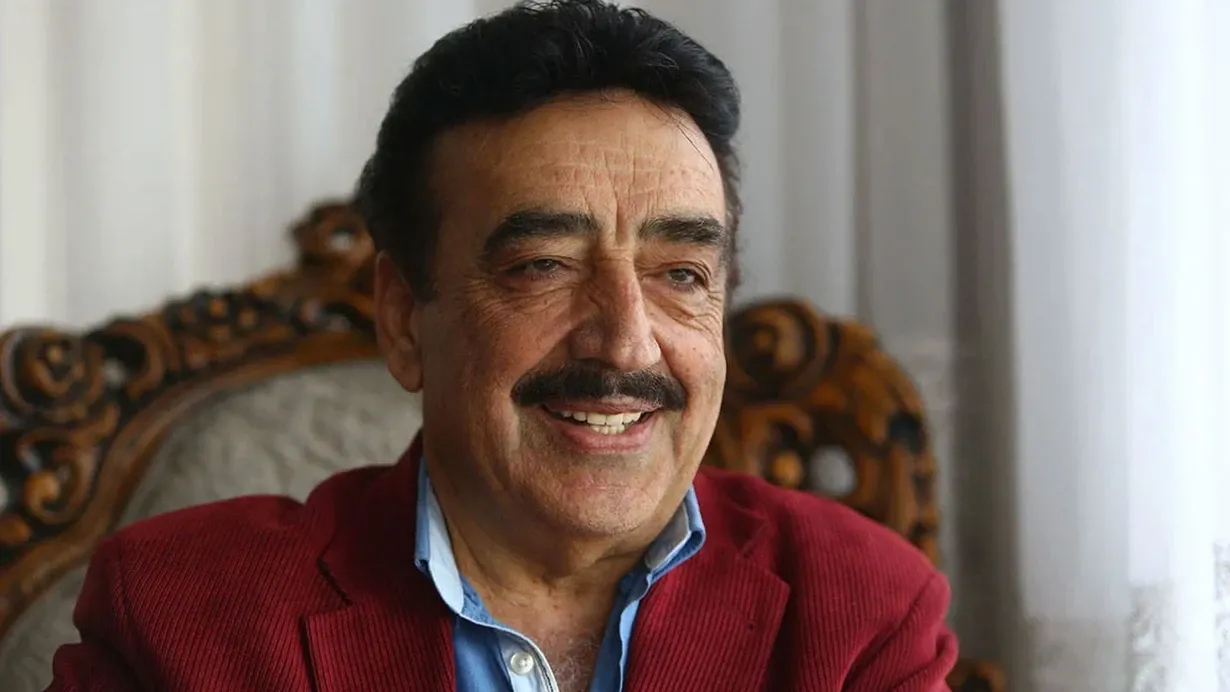 Sahnede fenalaşan ünlü sanatçı Hakkı Bulut hastaneye kaldırıldı