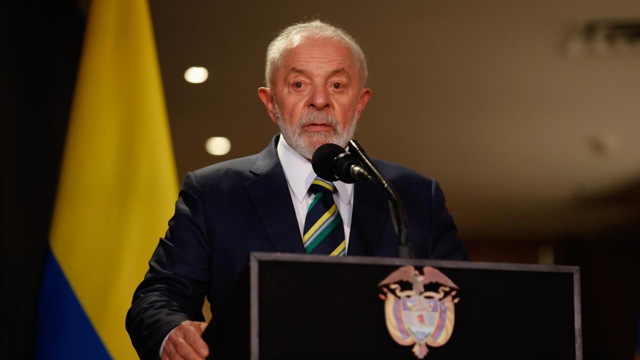 Lula: Brezilya bayrağını mı öpeceğiz, ABD'ye diz mi çökeceğiz?