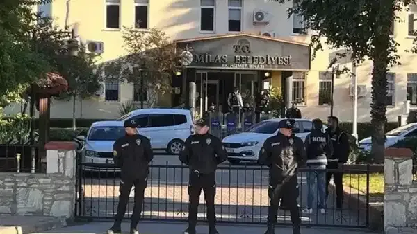 Milas Belediye başkanı ve oğlu dahil 18 kişi tutuklandı!