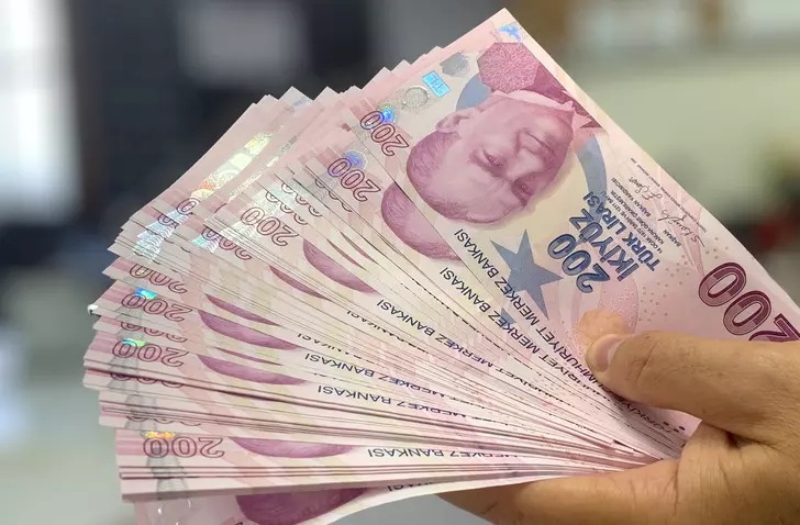 Merkez Bankası duyurdu: Yeni 200 TL ve 50 TL banknotlar tedavüle verildi -  CGTN Türk