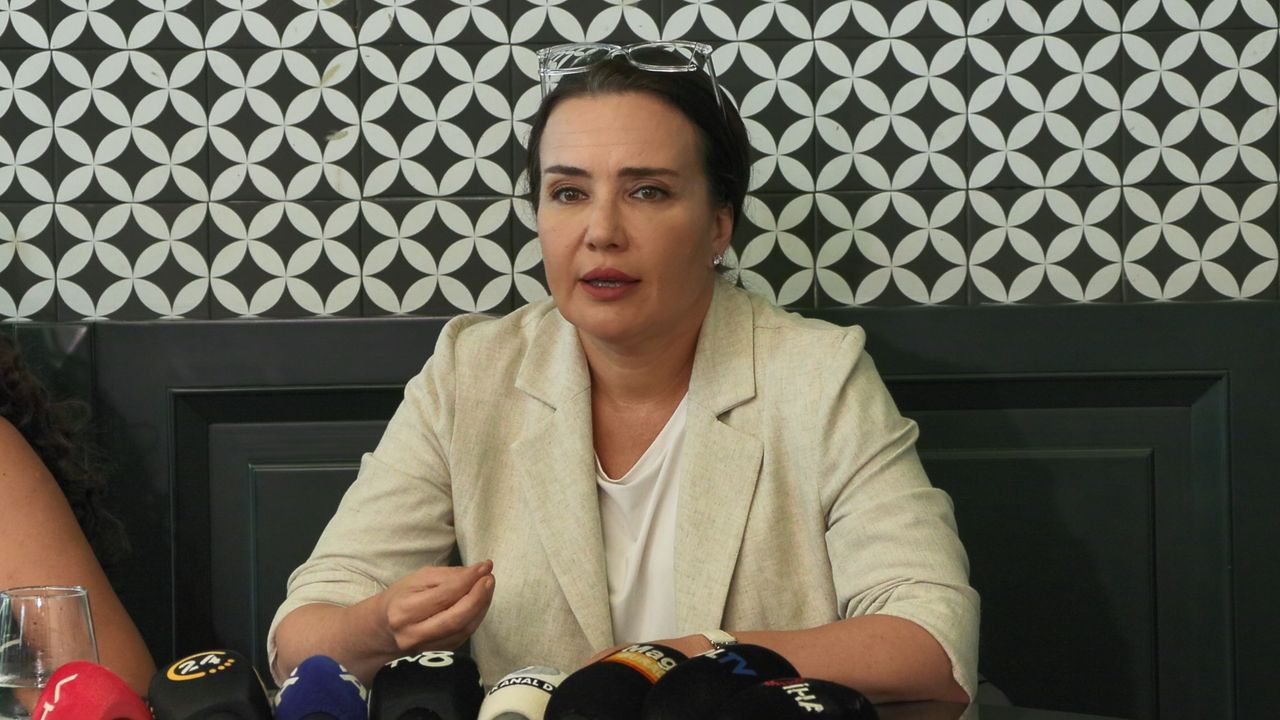 Reha Muhtar'ın eski eşi Deniz Uğur: "Bu çocuk kaçırmadır ve kanun karşısında hesap verecekler" - CGTN Türk