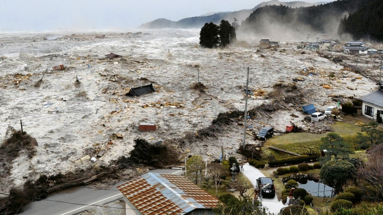 Tsunami Nedir, Nasıl Oluşur ve Korunma Yolları Nelerdir? İşte Hayat Kurtaran Bilgiler!