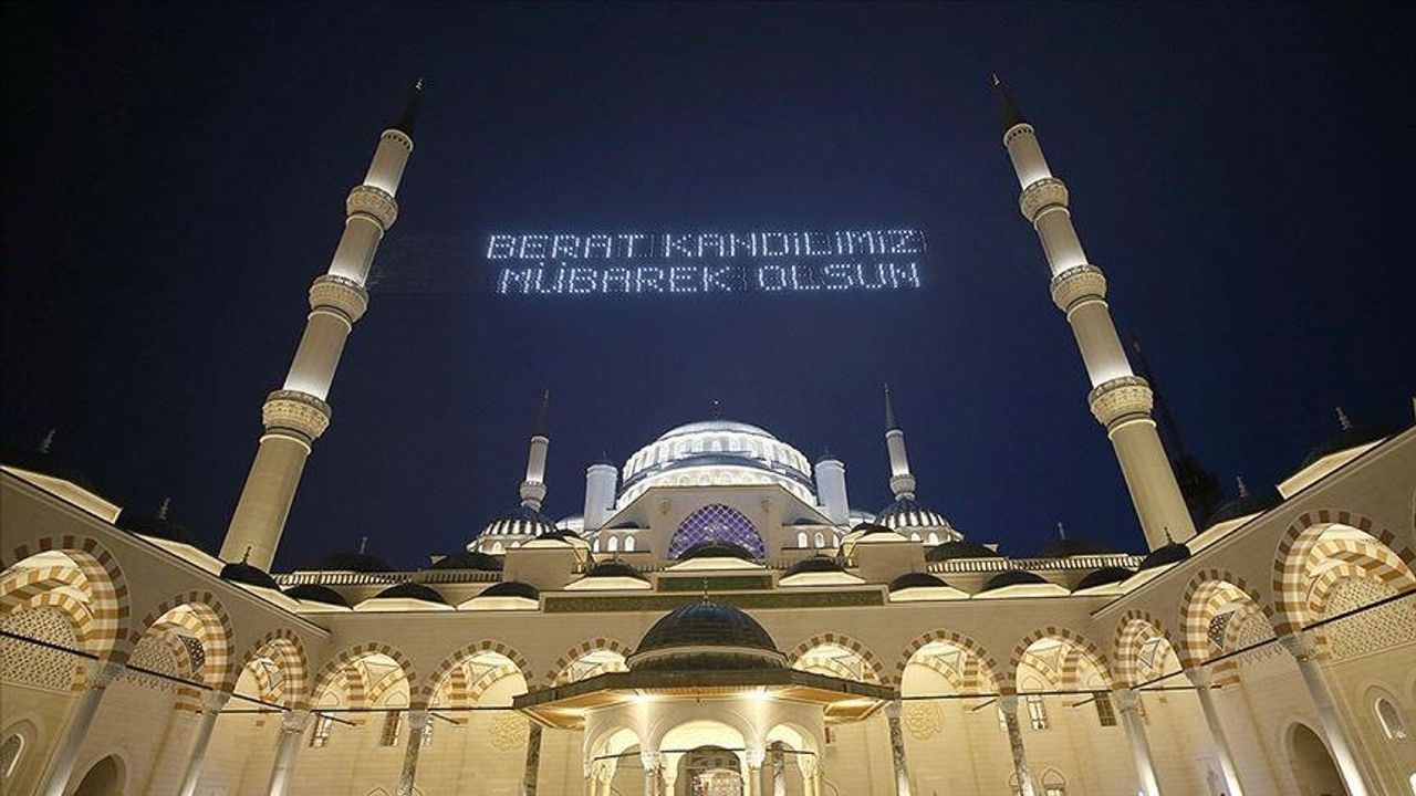 Berat Kandili mesajları! WhatsApp'a özel, dualı, dini, kısa ve anlamlı Berat Kandili mesajları: Güzel, kısa-uzun hadisli