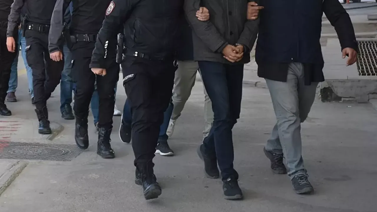 Ankara merkezli 4 ilde uyuşturucu operasyonu; 119 gözaltı - CGTN Türk