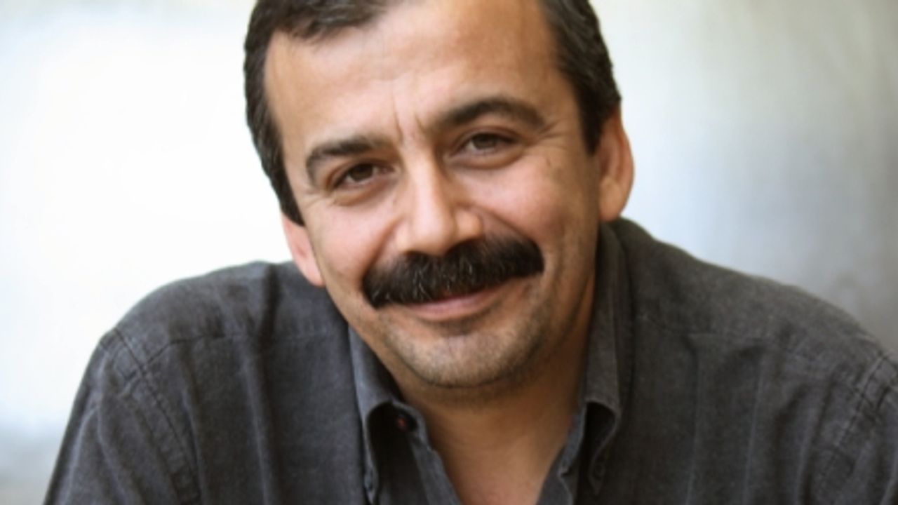 Bakanlardan Sırrı Süreyya Önder için başsağlığı mesajı