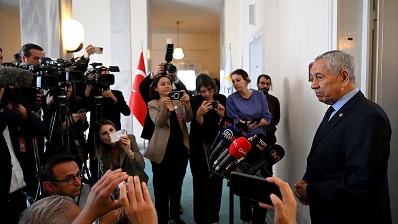 Eski TBMM Başkanı Arınç'tan, DEM Parti'ye taziye ziyareti