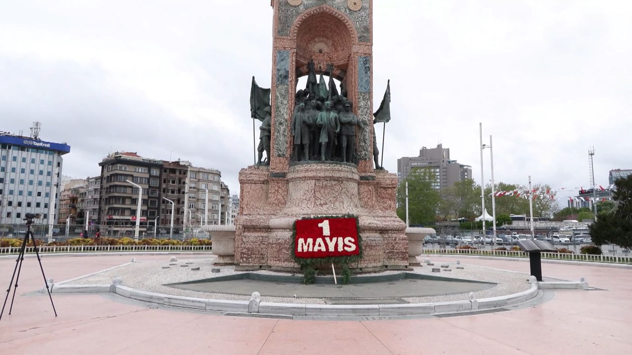 DİSK'ten Taksim Meydanı'nda basın açıklaması