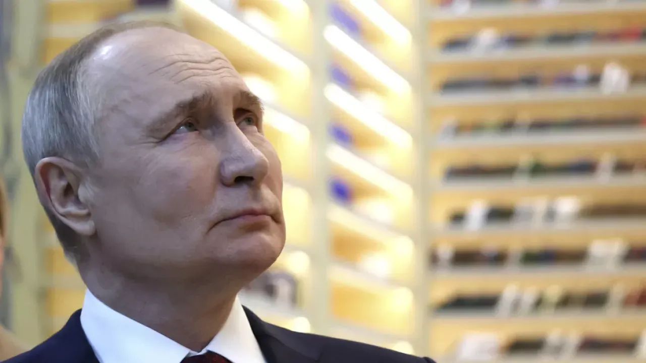 Putin'in 25 yıllık iktidarı evinde çekilen belgeselle anlatıldı