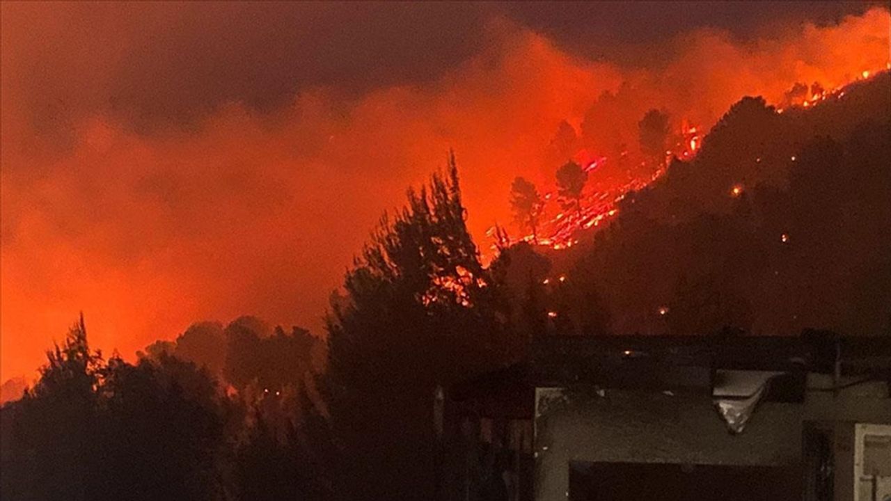 Kudüs ile Tel Aviv arasında 11 noktada yangın!