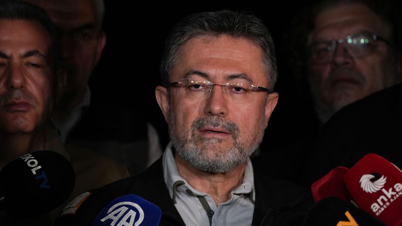 Bakan Yumaklı'dan yangınlara ilişkin açıklama - CGTN Türk