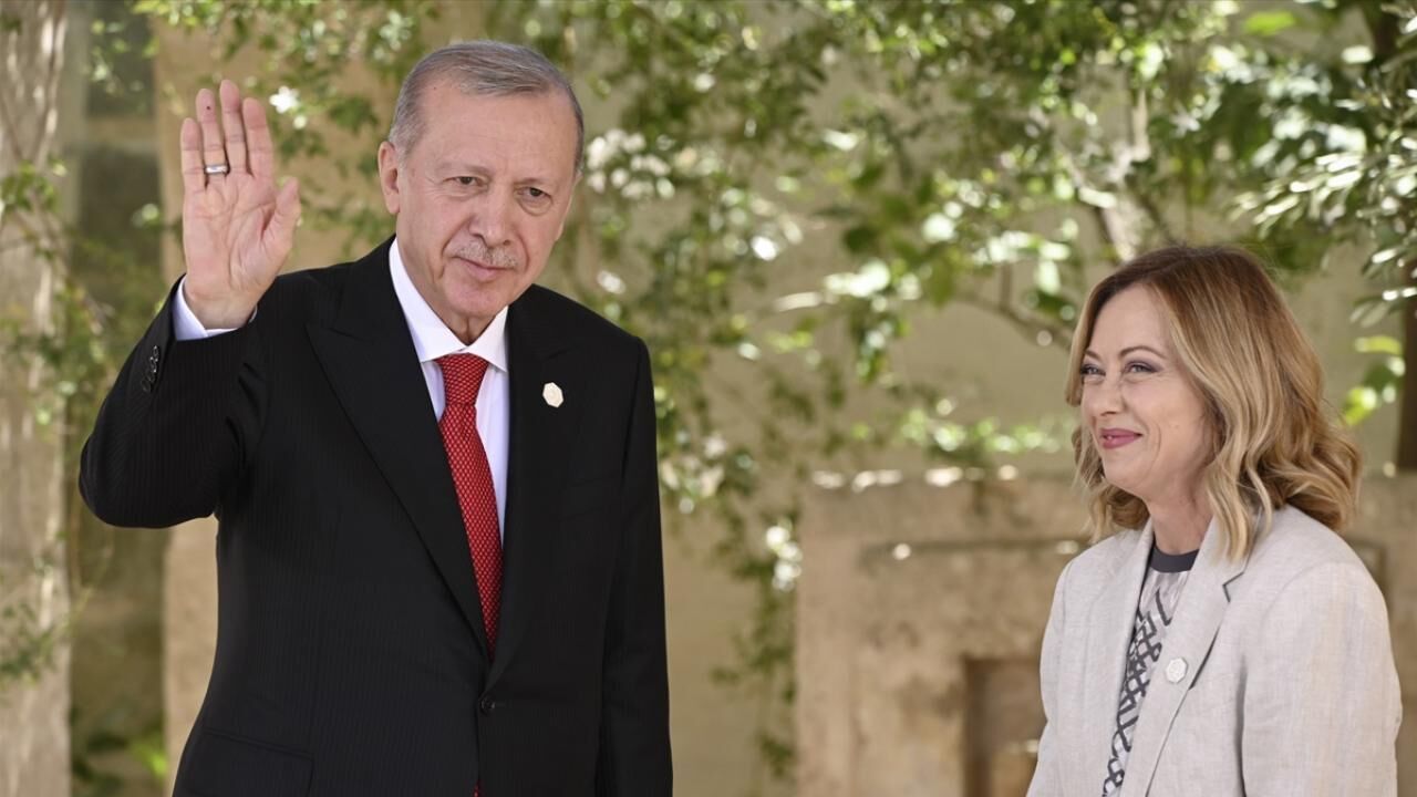 Erdoğan'dan rekor kıran Meloni'ye tebrik