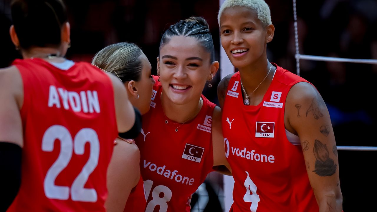 Filenin Sultanları Japonya ile Tarihi Yarı Final Mücadelesinde: Dünya Şampiyonası'nda Nefesler Tutuldu