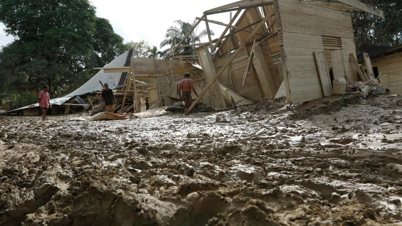 Endonezya’daki sel felaketinde ölü sayısı 1 030’a yükseldi