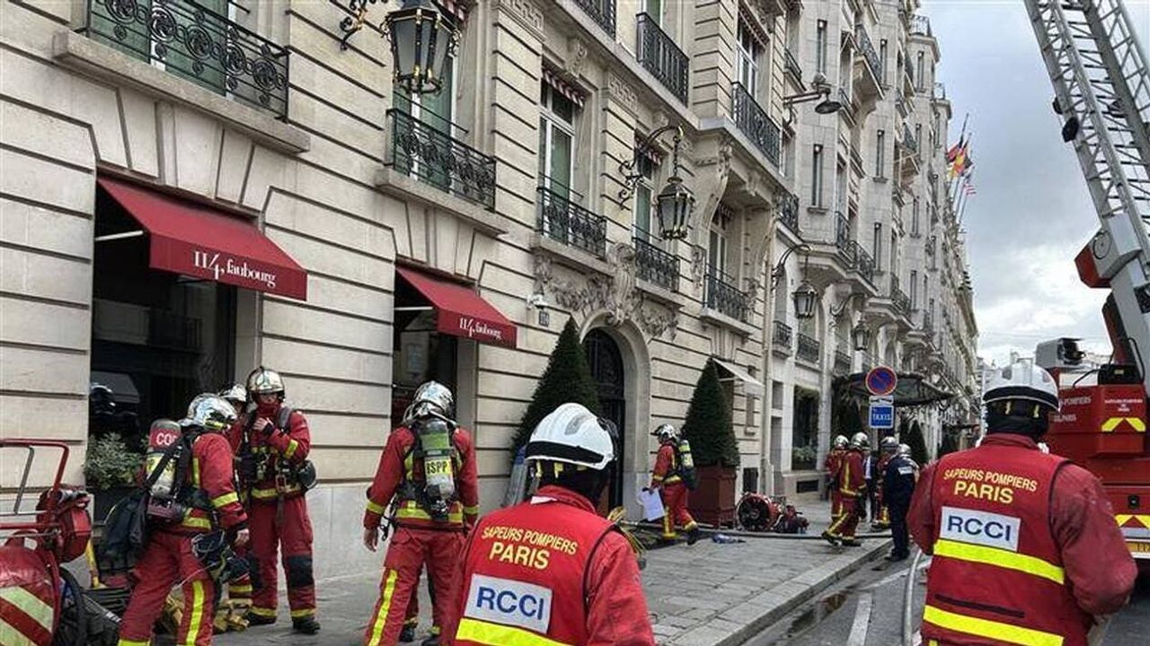 Paris'in lüks otelinde yangın: 400 kişi tahliye edildi