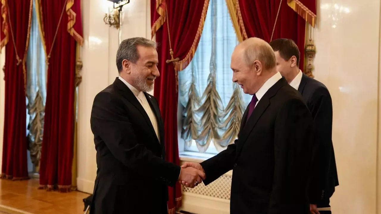 Putin: İran halkı egemenliği için cesurca ve kahramanca mücadele ediyor