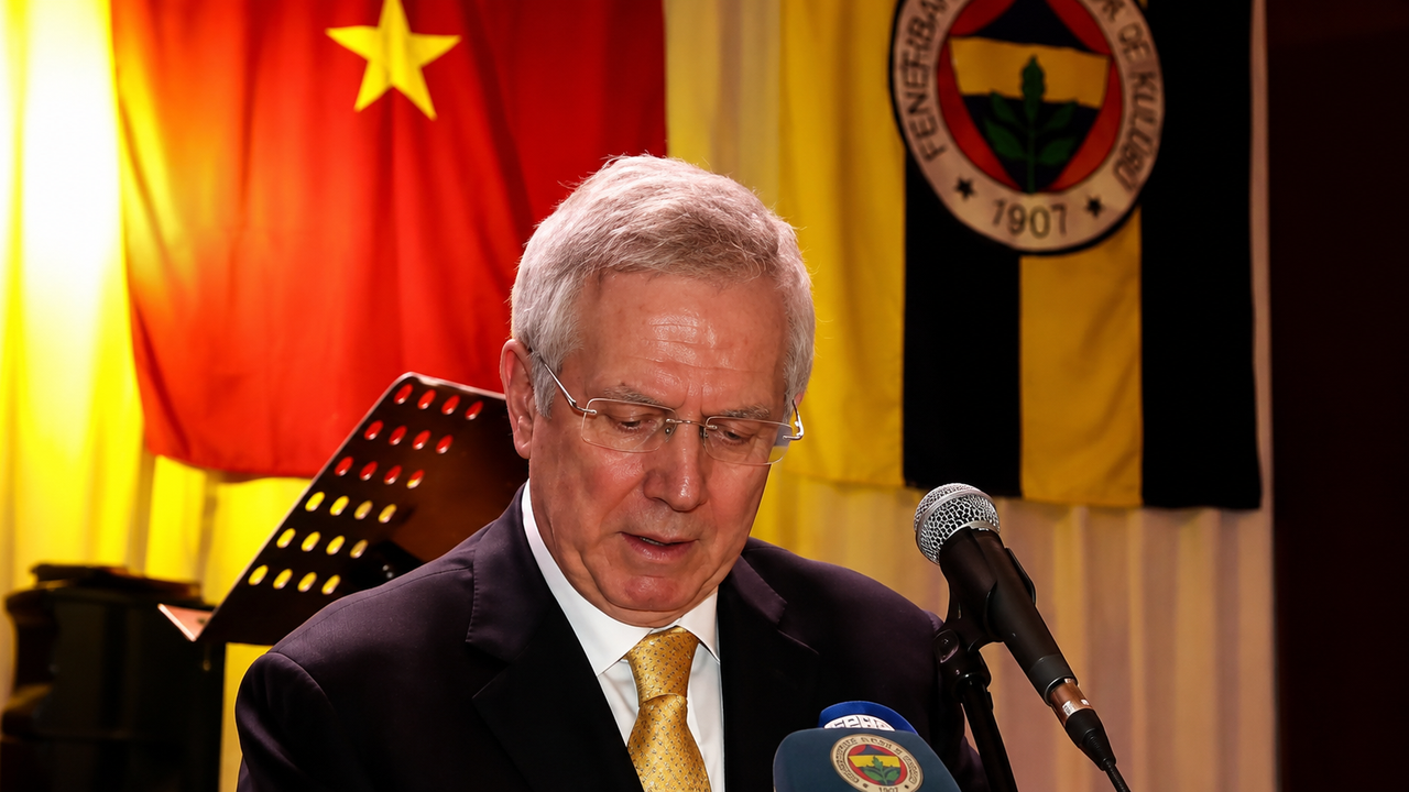 Aziz Yıldırım, gözyaşlarına hakim olamadı!
