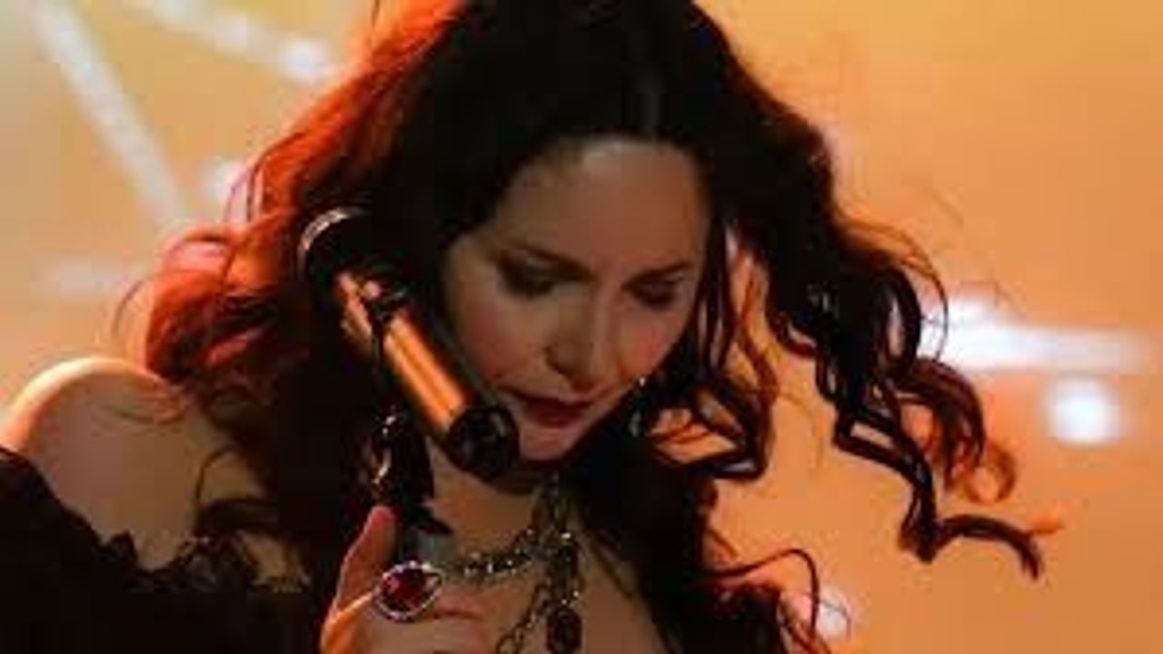 Binlerce kişi sıraya girmişti: Şebnem Ferah konserine ek tarih geldi!