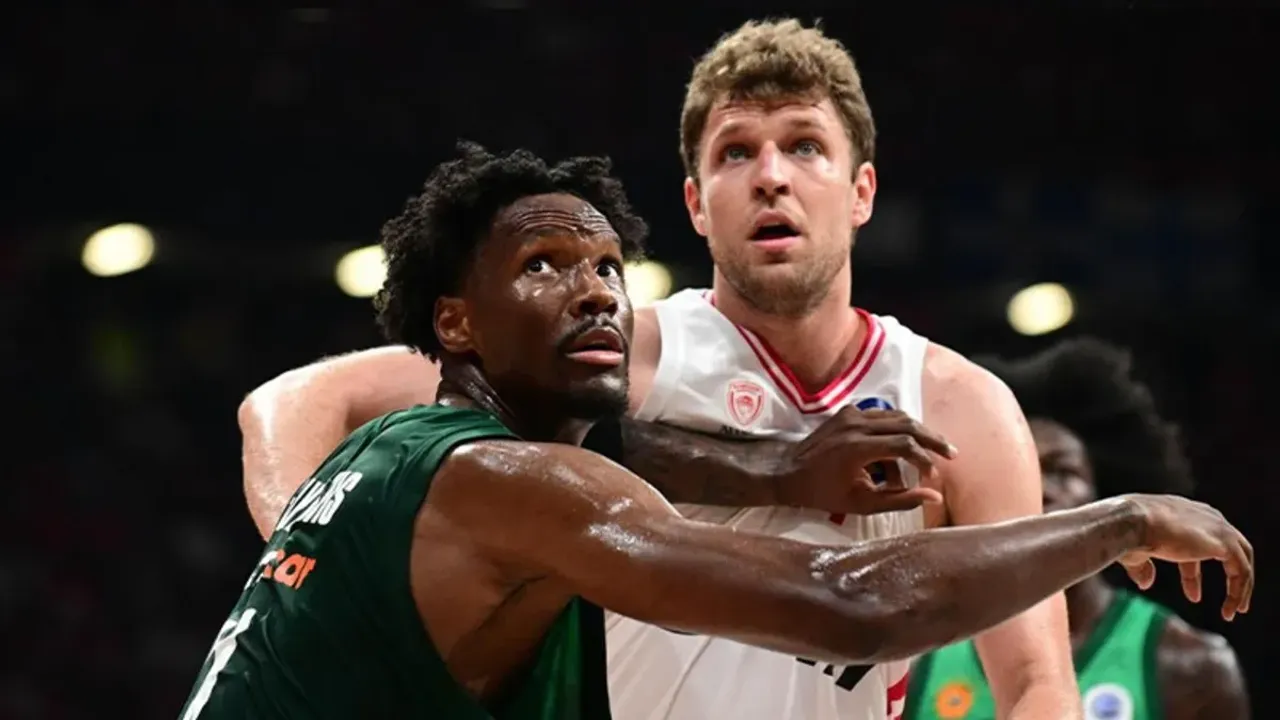 Olympiakos, Panathinaikos serisinde öne geçti