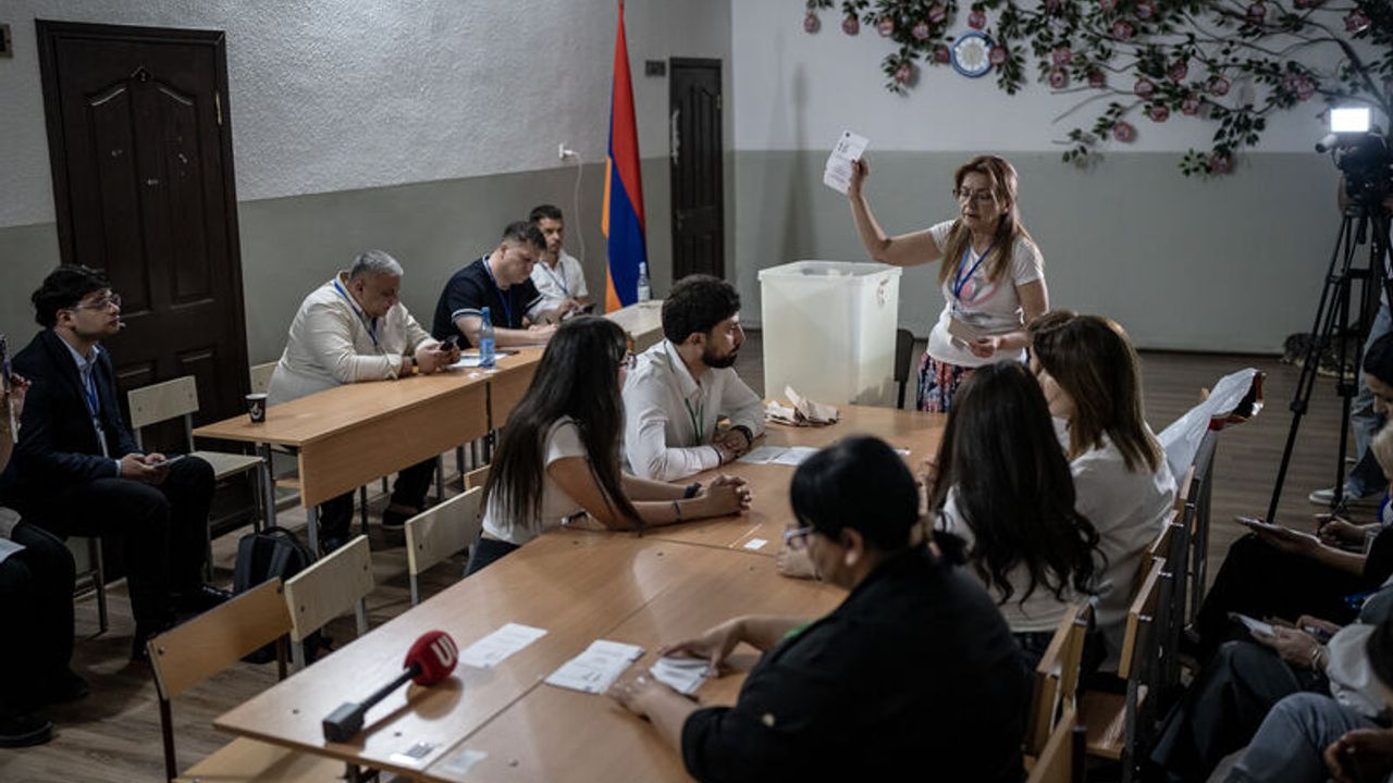 Ermenistan'da 86 sandıkta yeniden sayım yapılacak