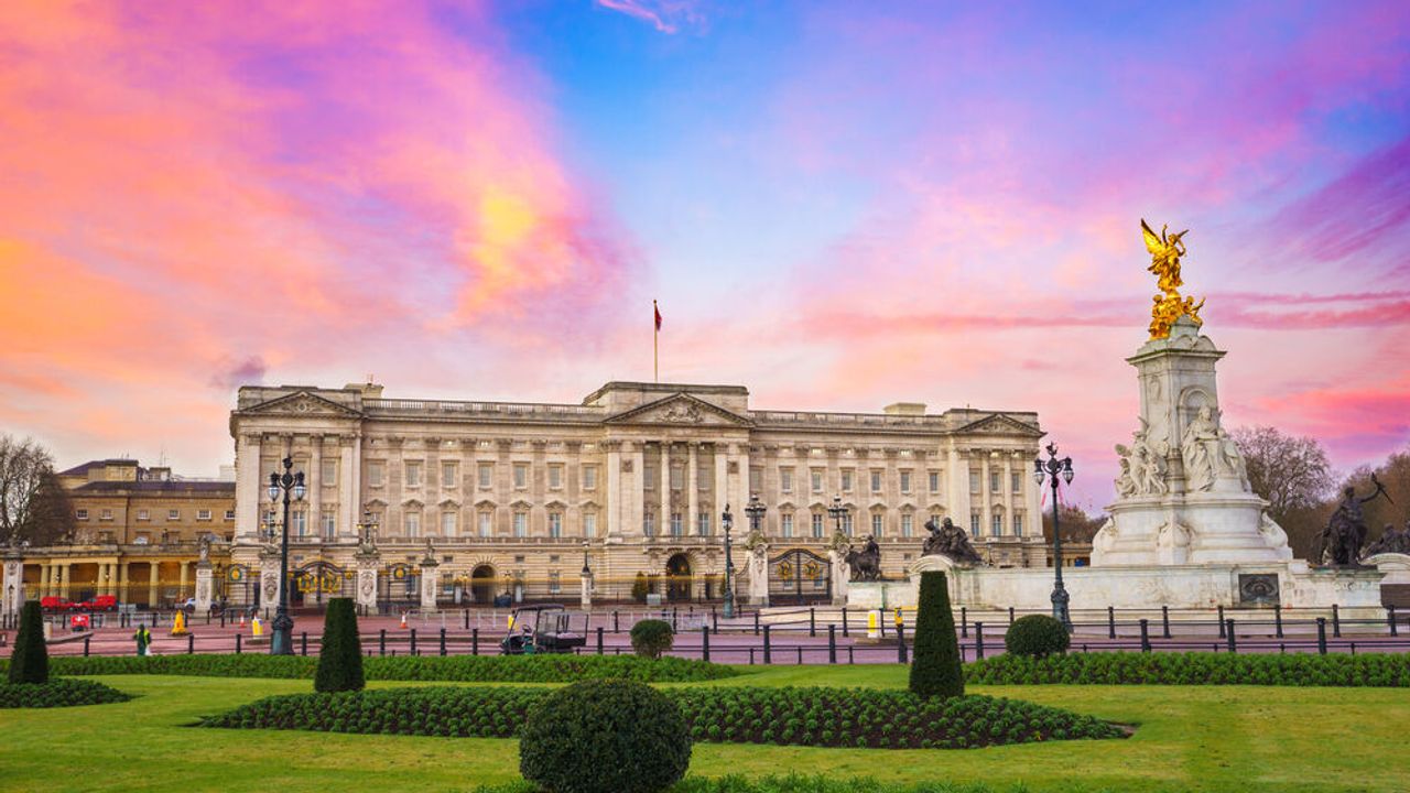 Kral sarayı terk ediyor: Buckingham Sarayı dönemi kapanıyor!