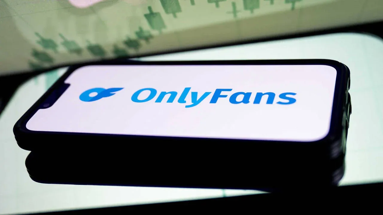 OnlyFans'ta içerik üreten 5 kişi hakkında yakalama kararı