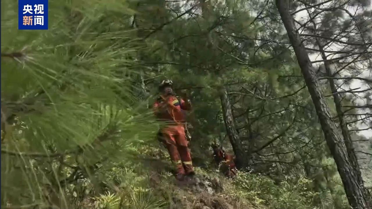 Çin arama kurtarma ekipleri heyelanın merkez bölgesinde