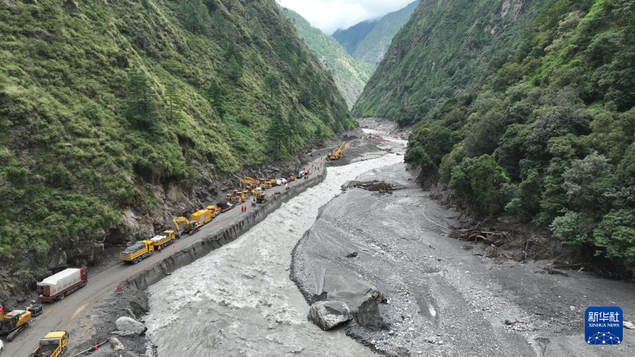 Çin’den Nepal’e heyelan desteği: 50 ton yardım gönderildi