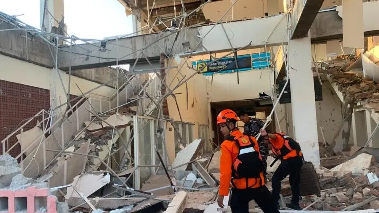 Depremin vurduğu Endonezya'da ölü sayısı artıyor