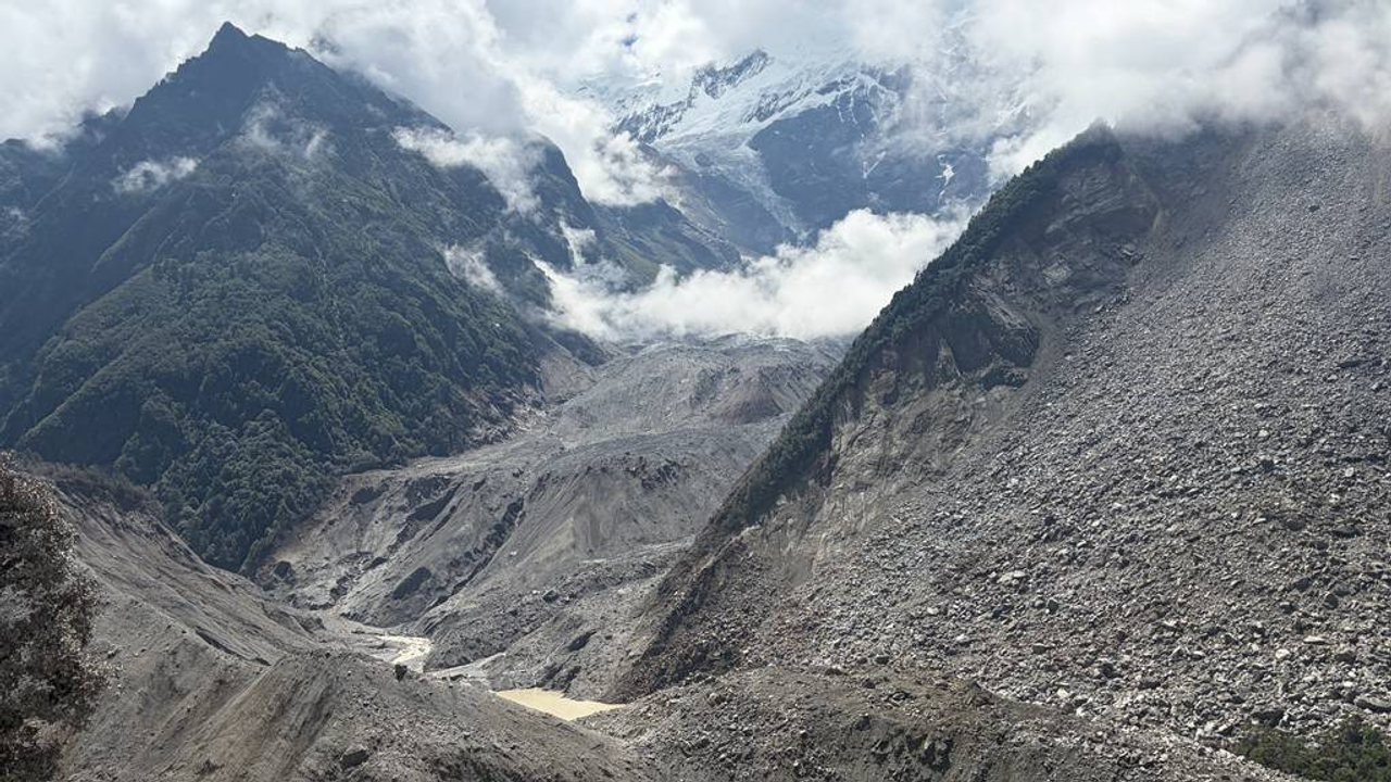 Uzmanlar zincirleme felakete dikkat çekti: Himalayalar’daki sel nasıl meydana geldi?