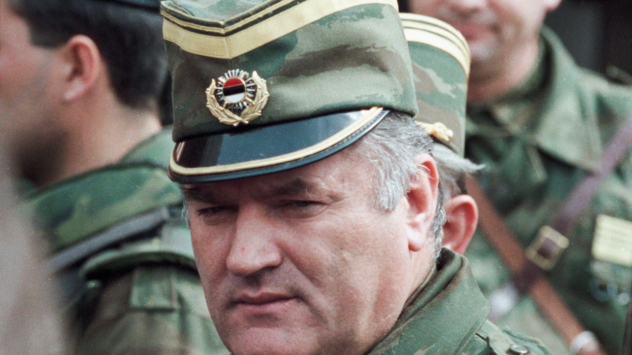 Srebrenitsa savaş suçlusu Sırp komutan Mladić öldü