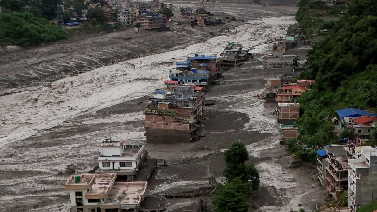 Nepal’de heyelan felaketi: 469 kişi öldü, 977 kişi kayıp! Çin’de kurtarma seferberliği