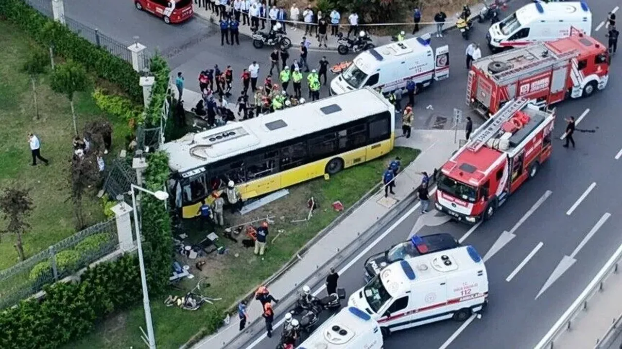 Zeytinburnu’ndaki İETT kazasının araç içi görüntüleri ortaya çıktı