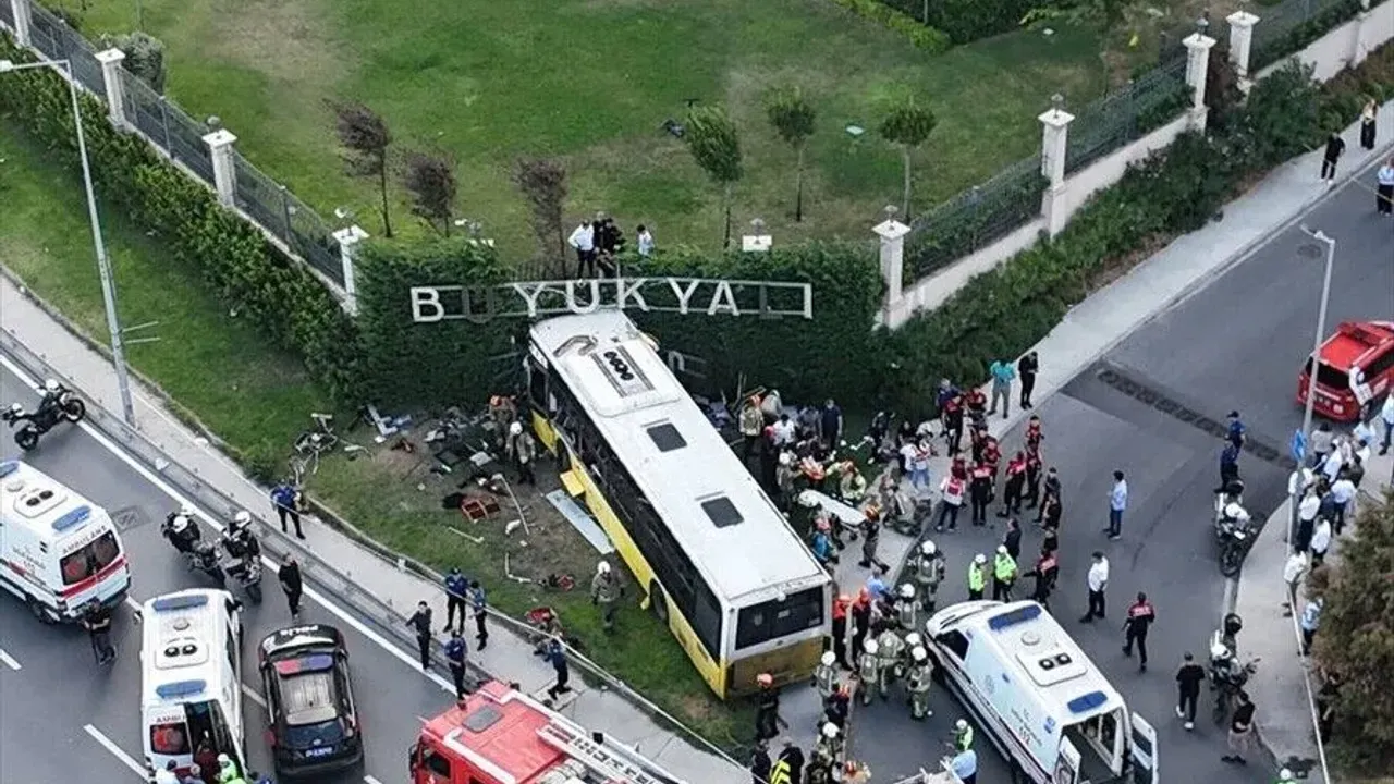 İETT kazasında manevra yapan otomobilin sürücüsü tutuklandı
