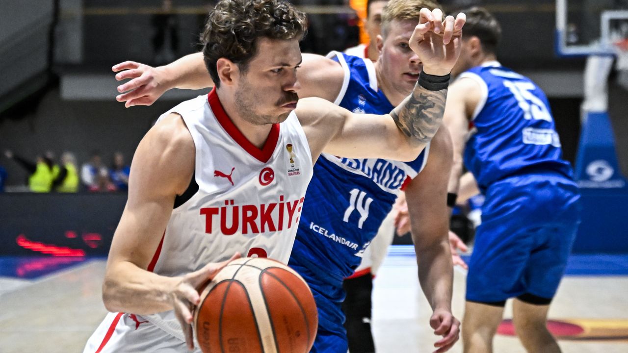Kayıpsız tek takım: 12 Dev Adam İzlanda'yı rahat geçti!