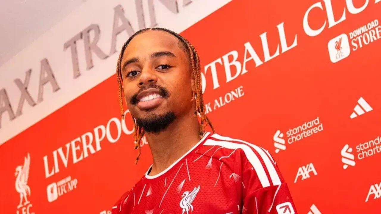123 milyon sterlin'e dev transfer: Barcola Liverpool'da!