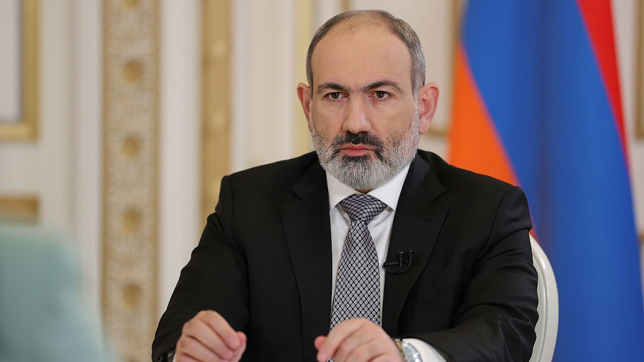 Paşinyan: Rusya üssünü çekerse itiraz etmeyiz