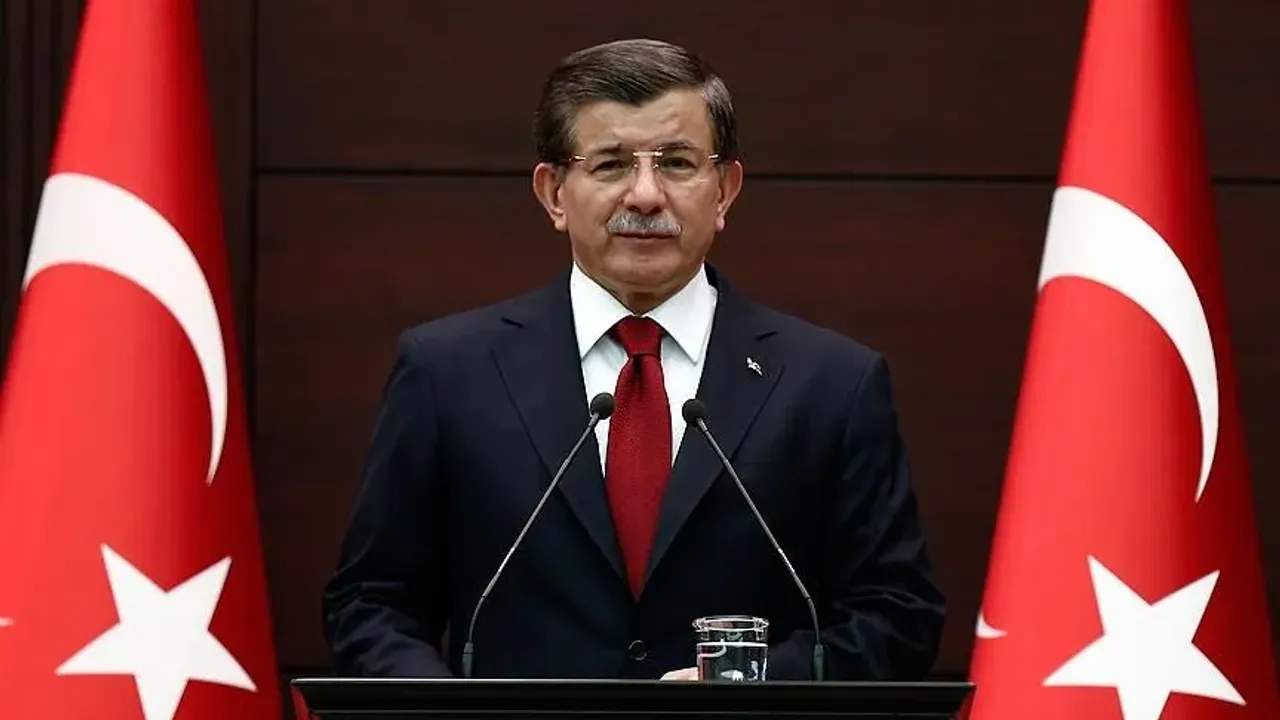 Davutoğlu hakkında “Cumhurbaşkanına hakaret” soruşturması