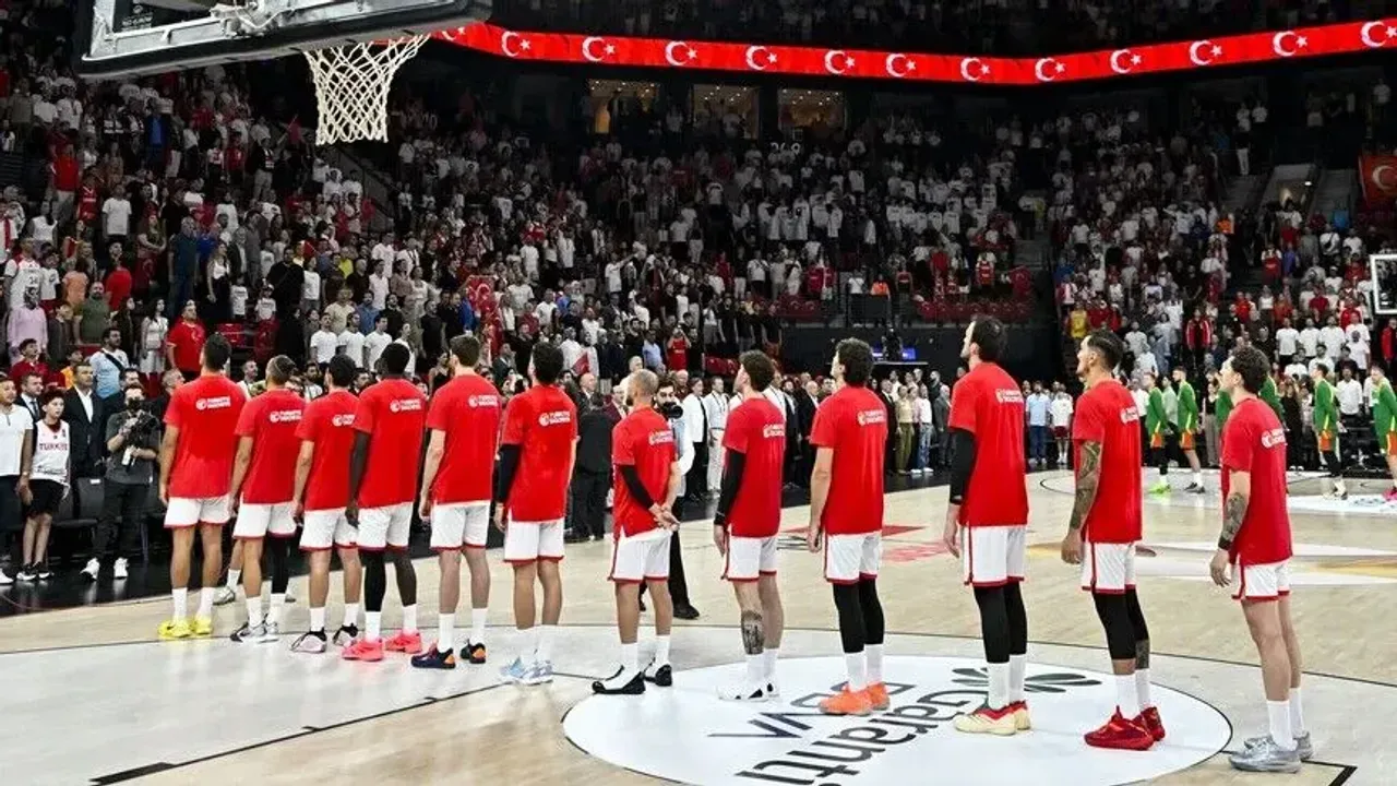 A Milli Erkek Basketbol Takımı, dünya sıralamasında ilk 10'a girdi!