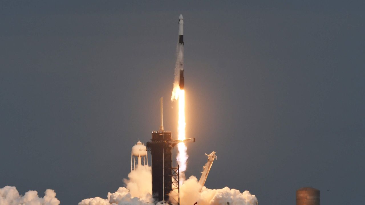 Türkiye'nin uzay yolculuğu başladı: Türkiye'nin ilk astronotu uzaya gönderildi