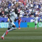 Dembele şov yaptı, Fransa grubu lider tamamladı