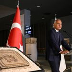 Çingene Kızı mozaiğinin eksik parçası Türkiye'de!