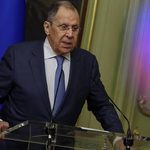 Lavrov: İngiltere’yi savaşın tarafı sayma hakkımız var