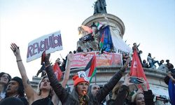 Fransa'da sol ittifak Macron'dan "hükümeti kurma" çağrısı bekliyor