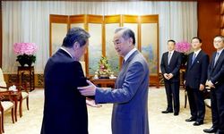 Wang Yi ve Hiroshi Moriyama Beijing'de bir araya geldi