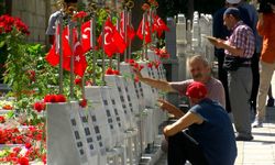 15 Temmuz Şehitliği'nde ziyaretçi yoğunluğu