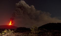 Etna Yanardağı'nda volkanik hareketlilik sürüyor