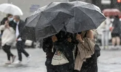 Meteoroloji saat verdi: İstanbul için gök gürültülü sağanak uyarısı